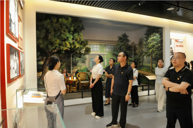 教育厅直属机关干部赴天府家风馆开展廉政教育